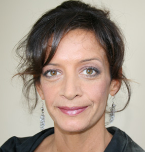 After airbrushed makeup Karen Loraine 7B